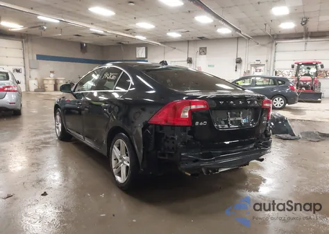 2015 Volvo S60 T5 Premier z USA, uszkodzony, nr VIN YV1612TKXF1344979